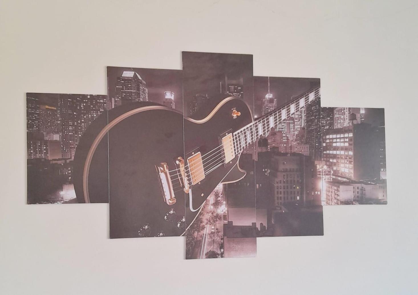 Da Musica A 300 Metros Da Areia Da Do Morro, Com 1 Quarto, Garagem, Tv Smart E Wi-fi * Guarapari