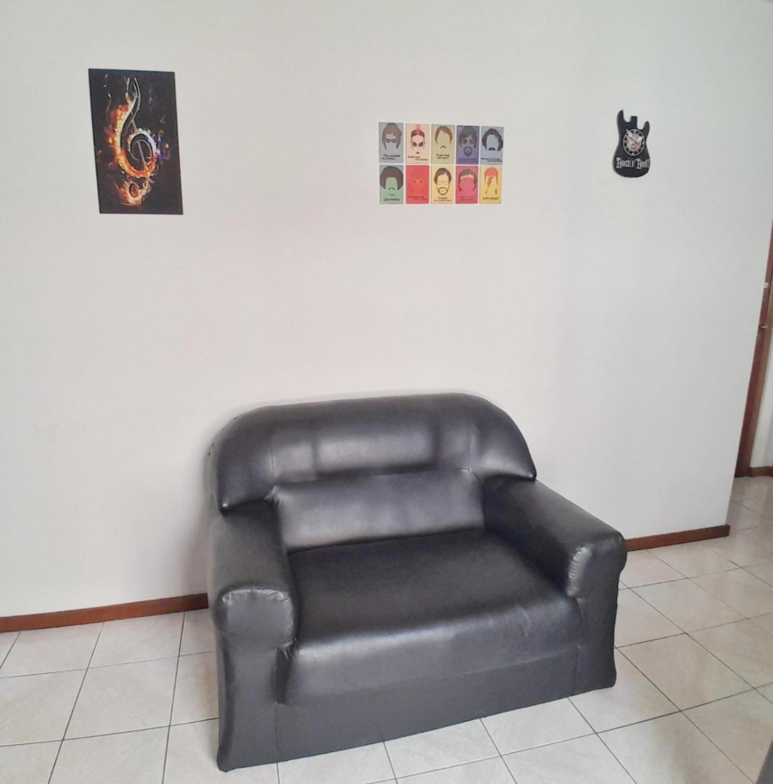 Da Musica A 300 Metros Da Areia Da Do Morro, Com 1 Quarto, Garagem, Tv Smart E Wi-fi